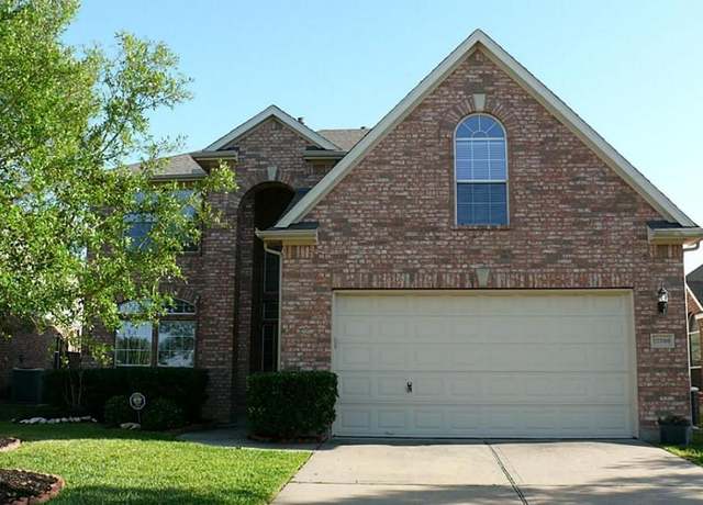 Property at 12506 Emerald Springs Dr, Pearland, TX 77584, 5 beds, 3.5 baths
