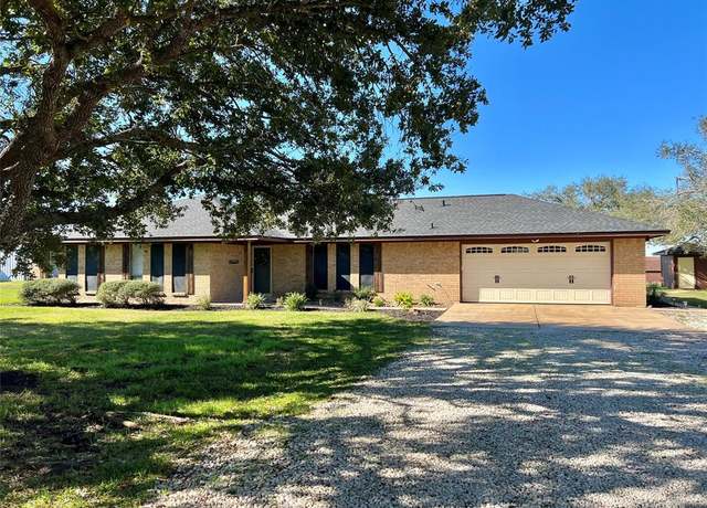 Property at 759 County Road 340, Angleton, TX 77515, 3 beds, 3 baths