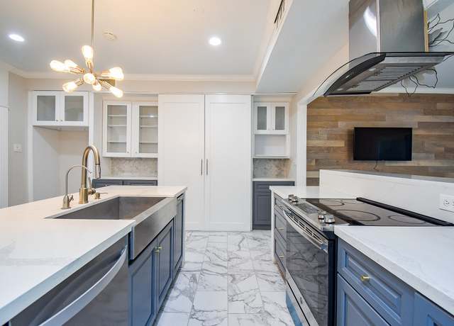 Property at 201 Vanderpool Ln #27, Houston, TX 77024, 3 beds, 2.5 baths