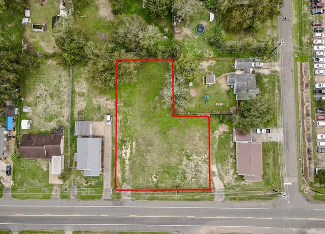 Property at 1007-1009 E 2nd St, Sweeny, TX 77480