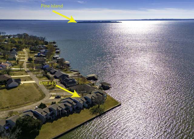 Property at 100 Edgewater Dr #43, Livingston, TX 77351, 2 beds, 1.5 baths