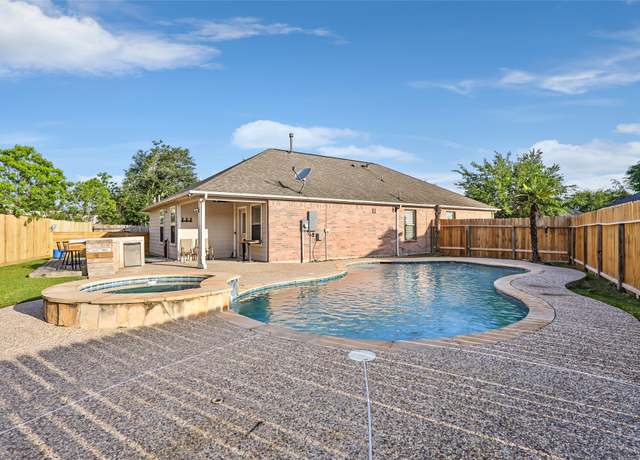Property at 2701 Sandberry Dr, Kingwood, TX 77345, 3 beds, 2 baths