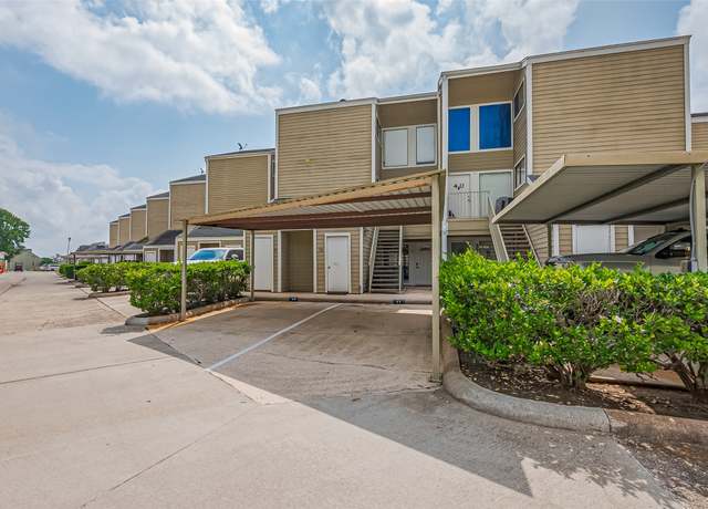 Property at 41 April Point Dr S, Conroe, TX 77356, 2 beds, 2 baths