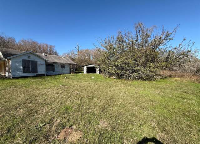 Property at 1155 2nd St, Hempstead, TX 77445, 3 beds, 1 bath