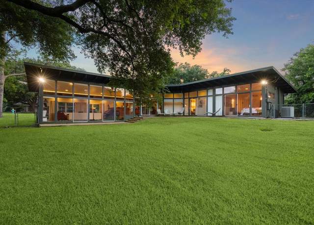 Property at 7919 Glenview Dr, Houston, TX 77061, 2 beds, 2 baths