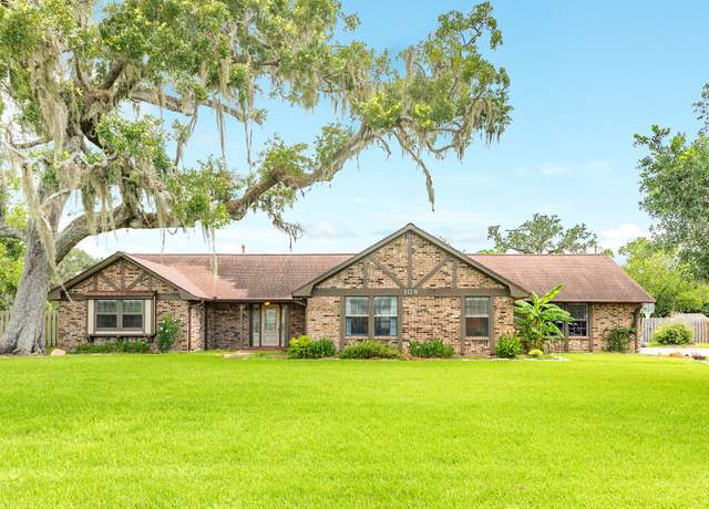 Property at 108 Laurel Valley Dr, West Columbia, TX 77486, 3 beds, 2 baths
