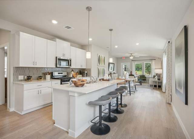 Property at 17004 Juniper Blossom Bnd, Conroe, TX 77302, 3 beds, 2 baths