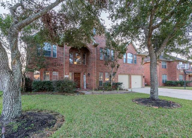 Property at 3818 Houston Lake Dr, Pearland, TX 77581, 5 beds, 3.5 baths