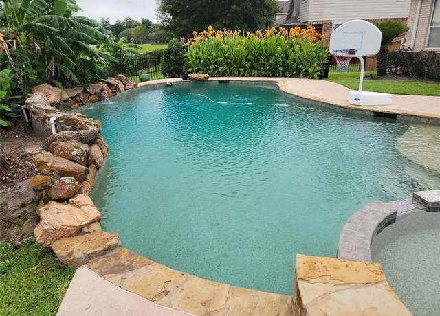 Property at 5647 Horseshoe Fls, Missouri City, TX 77459, 5 beds, 3.5 baths