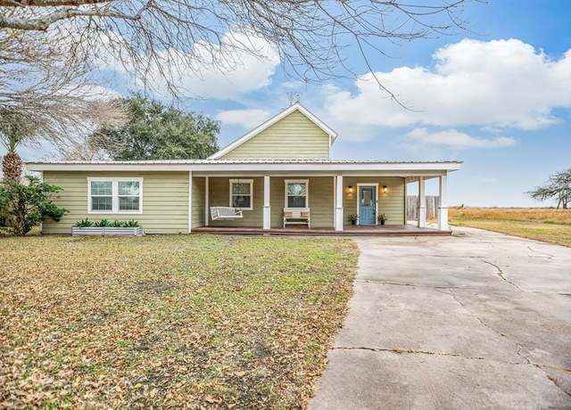 Property at 316 El Camino Real St, Port Lavaca, TX 77979, 4 beds, 2.5 baths