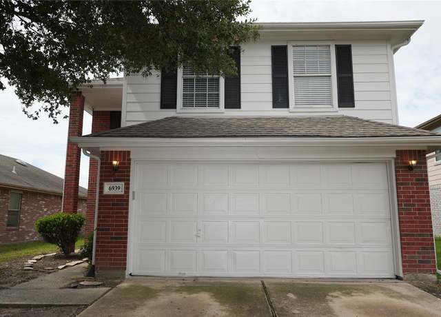 Property at 6939 Lower Arrow Dr, Houston, TX 77086, 4 beds, 2.5 baths