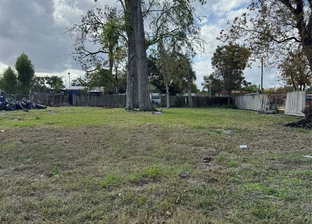 Property at 8605 Airline Dr, Houston, TX 77037