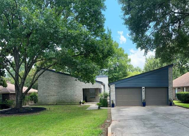 Property at 28831 Diamondhead S, Conroe, TX 77356, 2 beds, 2 baths