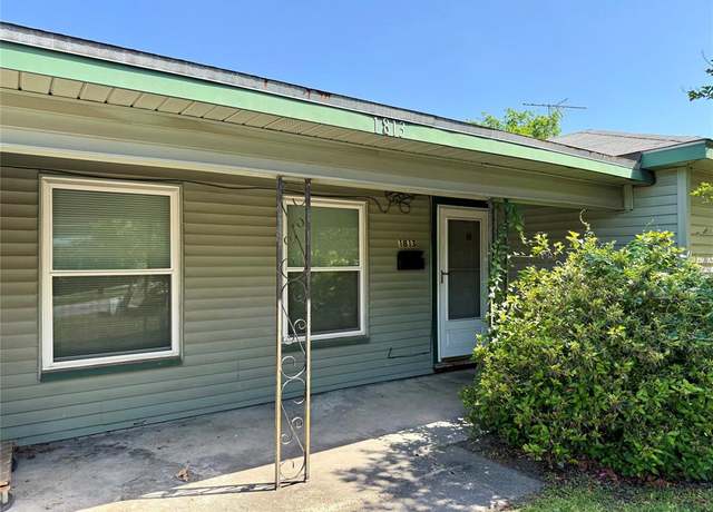 Property at 1813 W 15th St, Houston, TX 77008, 3 beds, 2 baths