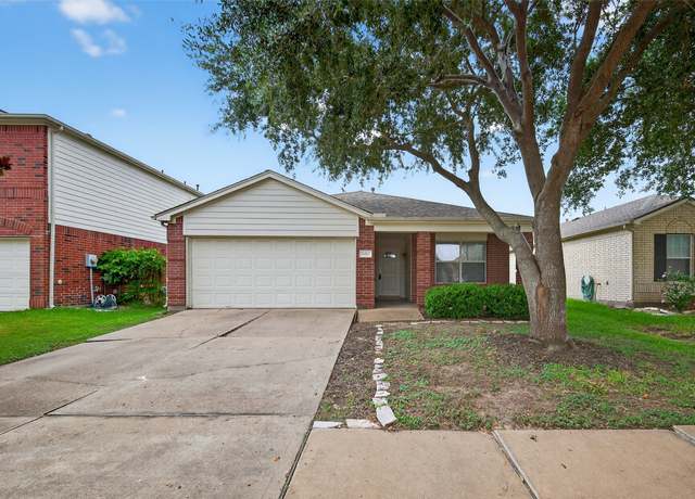 Property at 15027 Sugar Place Dr, Sugar Land, TX 77498, 3 beds, 2 baths