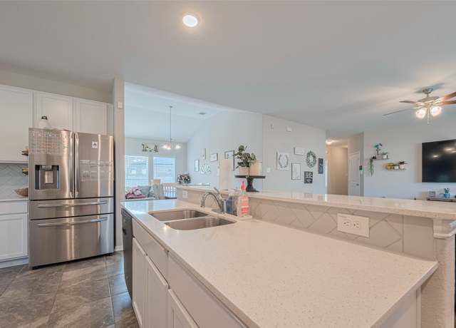 Property at 2446 Palisade Crest Dr, Rosharon, TX 77583, 3 beds, 2 baths