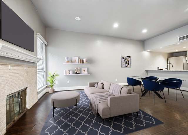 Property at 1920 Augusta Dr #19, Houston, TX 77057, 2 beds, 2.5 baths
