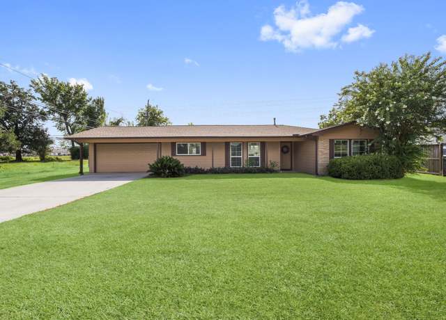 Property at 1726 Wycliffe Dr, Houston, TX 77043, 2 beds, 1.5 baths