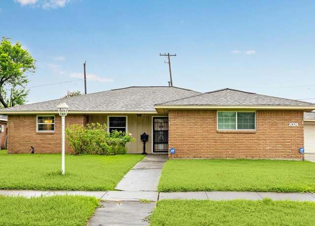 Property at 2024 John St, Pasadena, TX 77502, 4 beds, 2 baths