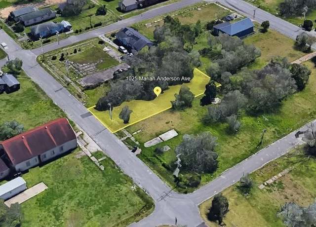 Property at 1025 Marian Anderson Ave, Port Arthur, TX 77640