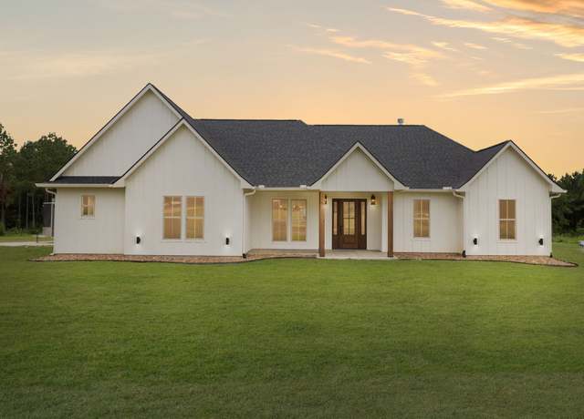 Property at 303 Bonfire Bnd, Livingston, TX 77351, 4 beds, 2 baths