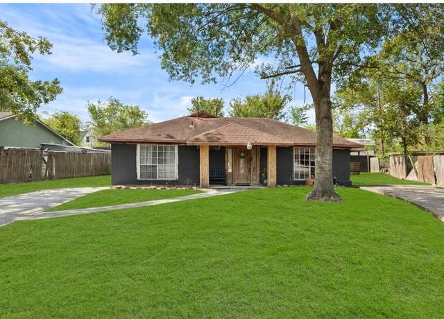 Property at 5919 Shirley Mae Ln, Houston, TX 77091, 2 beds, 2.5 baths