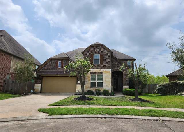 Property at 12608 Floral Park Ln, Pearland, TX 77584, 5 beds, 4 baths