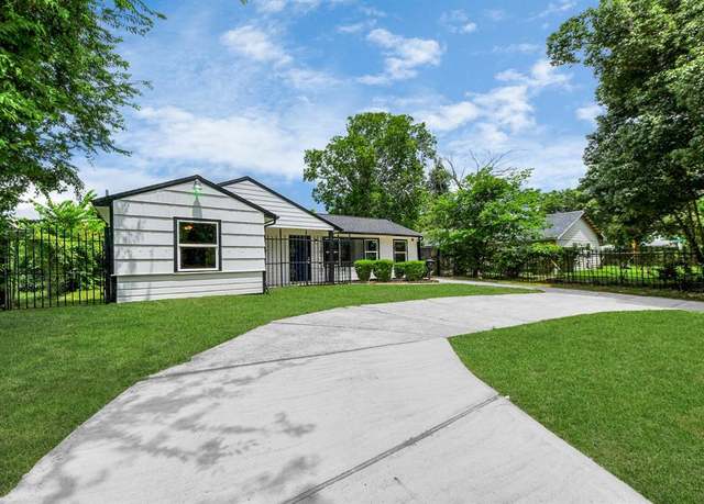 Property at 6018 Beekman Rd, Houston, TX 77021, 3 beds, 2 baths