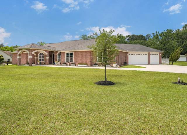 Property at 33519 Hillside Dr, Pinehurst, TX 77362, 3 beds, 4.5 baths