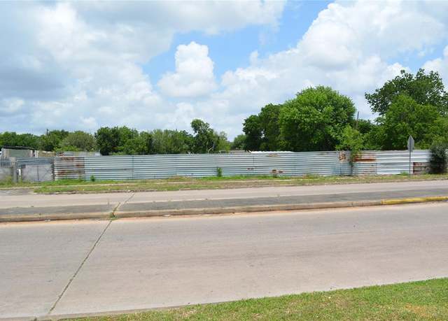 Property at 0 Reed Rd, Houston, TX 77033