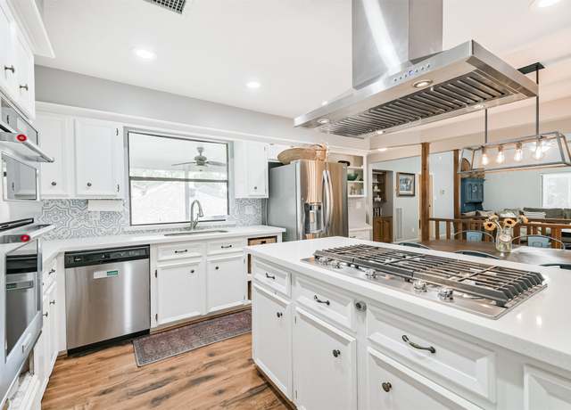 Property at 20002 18th Fairway Dr, Humble, TX 77346, 3 beds, 2 baths