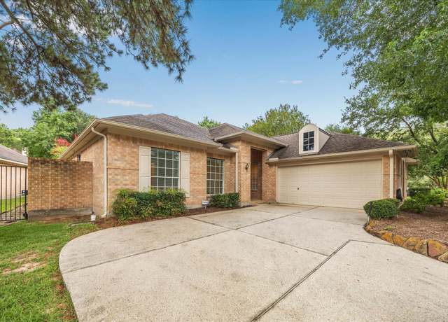 Property at 10 Surrey Run Pl, The Woodlands, TX 77384, 3 beds, 2.5 baths