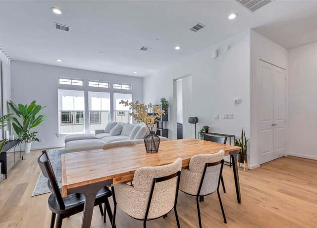 Property at 4308 Marina St Unit B, Houston, TX 77007, 3 beds, 3.5 baths