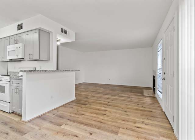 Property at 6500 Sands Point Dr #107, Houston, TX 77074, 2 beds, 1.5 baths