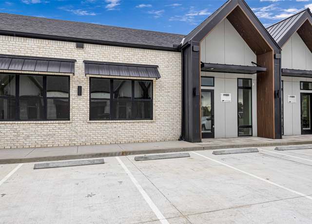 Property at 1325 Main St #1103, Katy, TX 77494, 4 beds, 0.5 baths