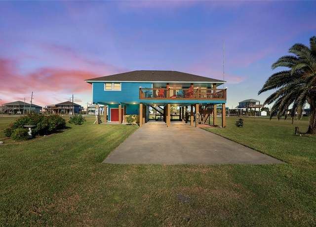 Property at 117 S Verdia Dr, Crystal Beach, TX 77650, 2 beds, 2.5 baths