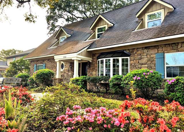 Property at 111 Whispering Oaks Dr, Seabrook, TX 77586, 4 beds, 2 baths