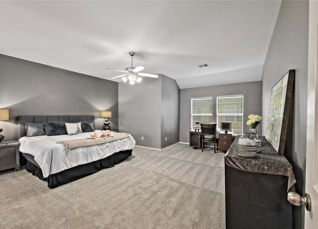 Property at 1211 Ennis St, Houston, TX 77003, 2 beds, 2.5 baths