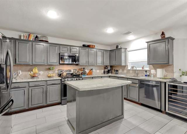 Property at 21331 Bella Luna Ct, Spring, TX 77379, 3 beds, 2.5 baths
