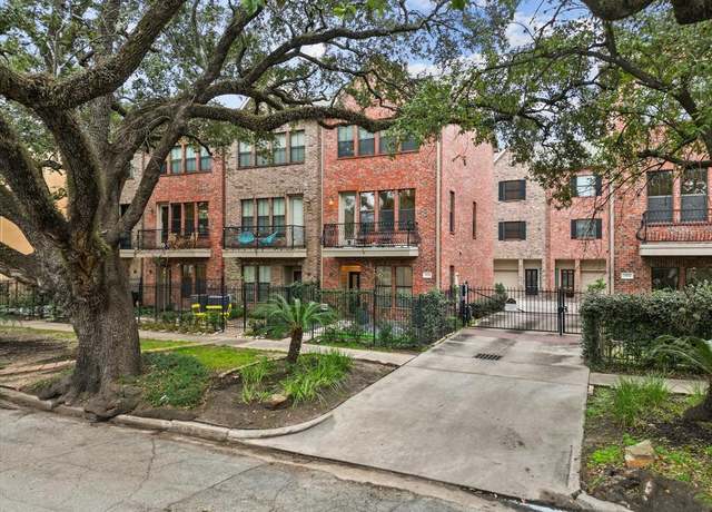 Property at 2904 Chenevert St Unit D, Houston, TX 77004, 2 beds, 2.5 baths