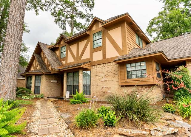 Property at 1514 Tournament Ct, Crosby, TX 77532, 4 beds, 2.5 baths