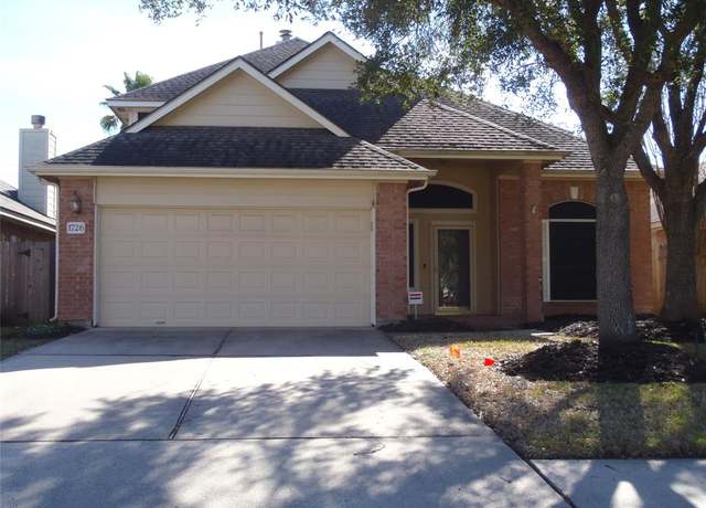 Property at 1726 Roaring Springs Ln, Seabrook, TX 77586, 4 beds, 3.5 baths