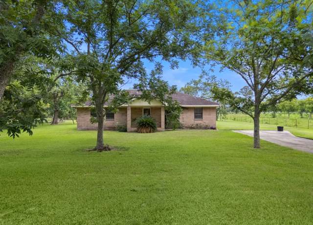 Property at 17311 Auction Barn Rd, Alvin, TX 77511, 3 beds, 2 baths