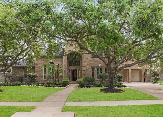 Property at 11812 Sea Shadow Bnd, Pearland, TX 77584, 4 beds, 4 baths