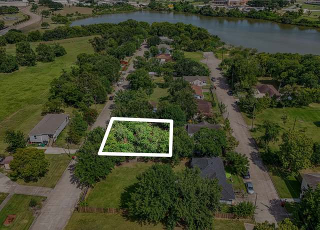 Property at 1607 W Gulf St, Baytown, TX 77520