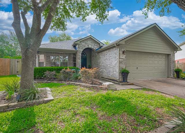 Property at 131 Breezy Shore Ct Ct, Dickinson, TX 77539, 3 beds, 2 baths