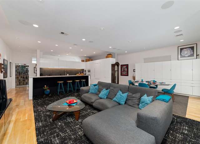Property at 1807 Prospect St, Houston, TX 77004, 3 beds, 3.5 baths