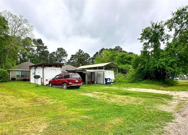Property at 11480 Persimmon St, Willis, TX 77318, 2 beds, 2 baths