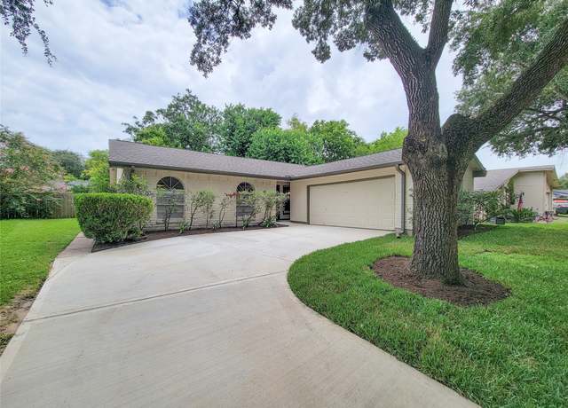 Property at 2211 Woodglen Dr, Missouri City, TX 77489, 3 beds, 2 baths