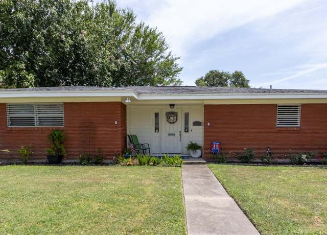 Property at 107 Avalon Way, Galveston, TX 77550, 4 beds, 3 baths
